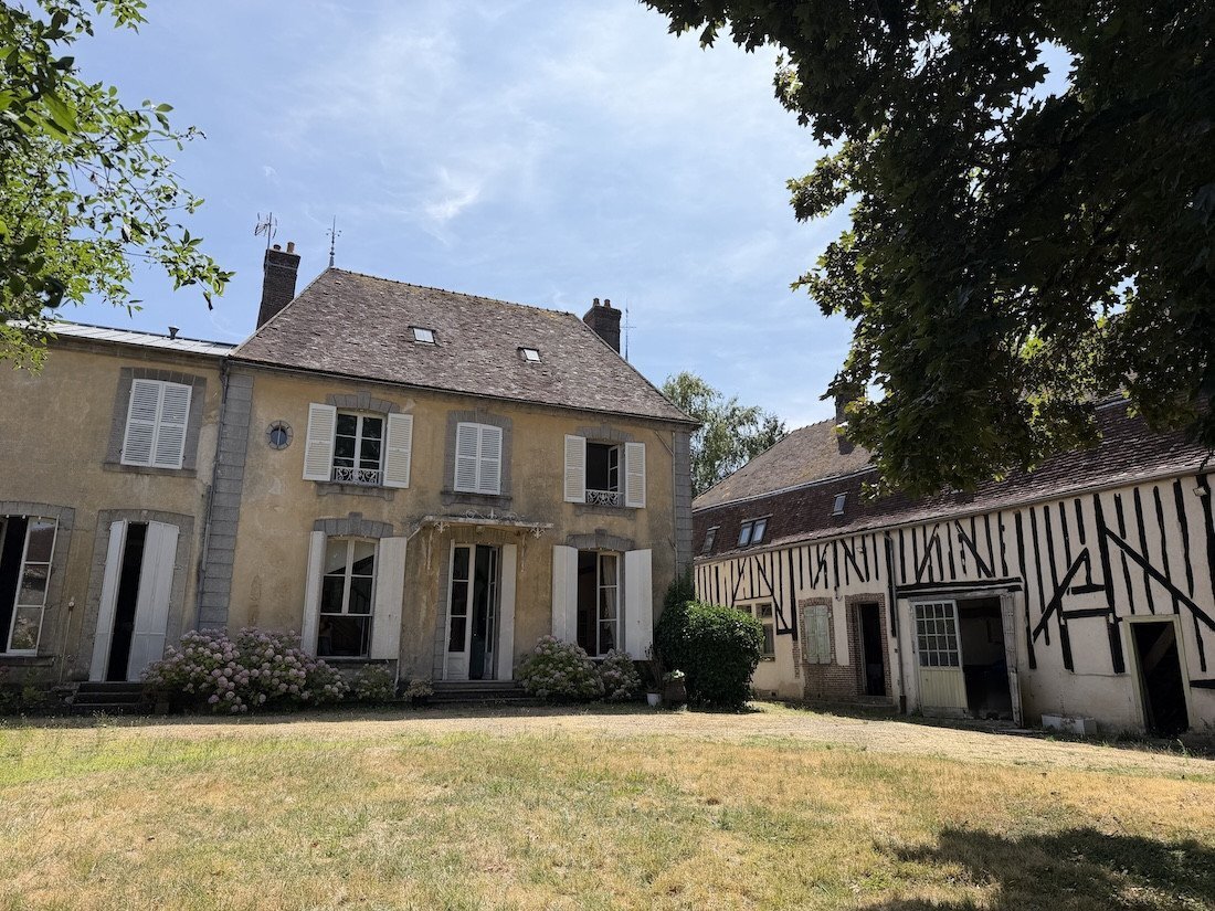 Estate in La Ferte-Vidame, Centre-Val de Loire, France 1 - 16286341