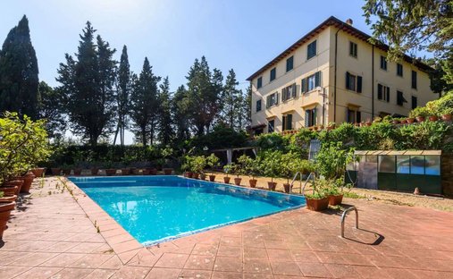 House in Serpiolle - Massoni, Florence, Italy 1