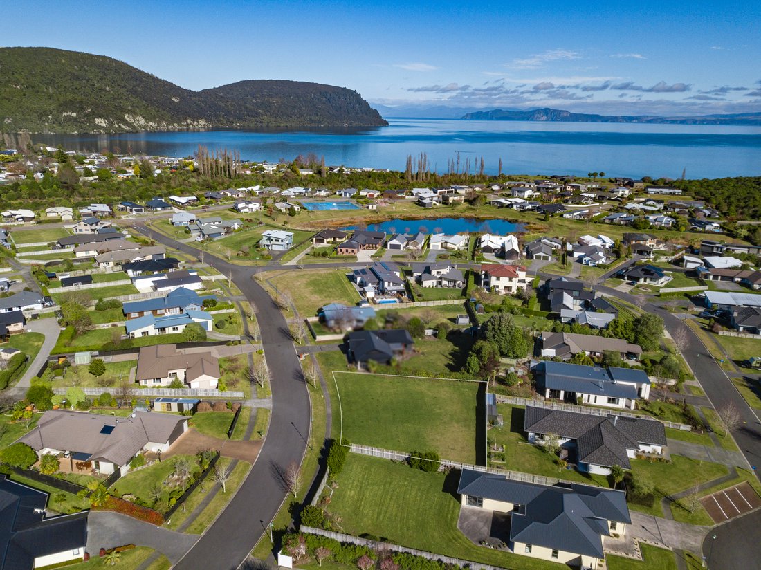 Land in Kinloch, Waikato, New Zealand 2 - 18506521