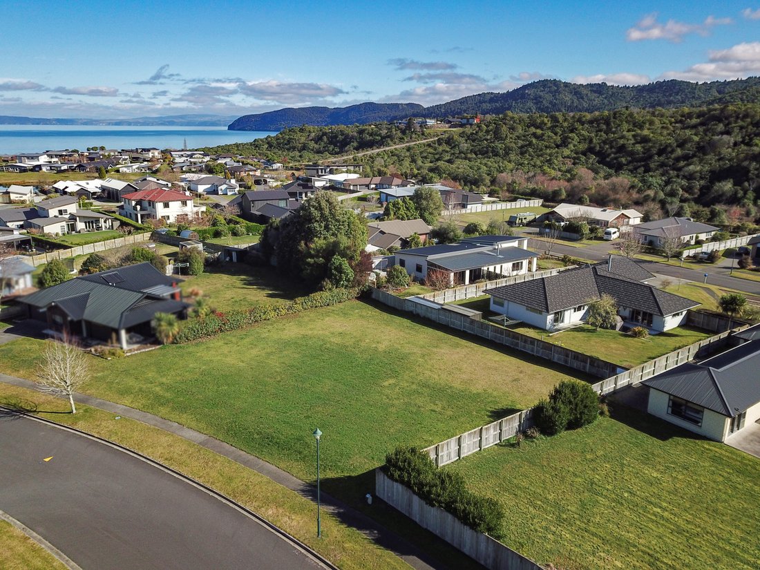 Land in Kinloch, Waikato, New Zealand 1 - 18506521