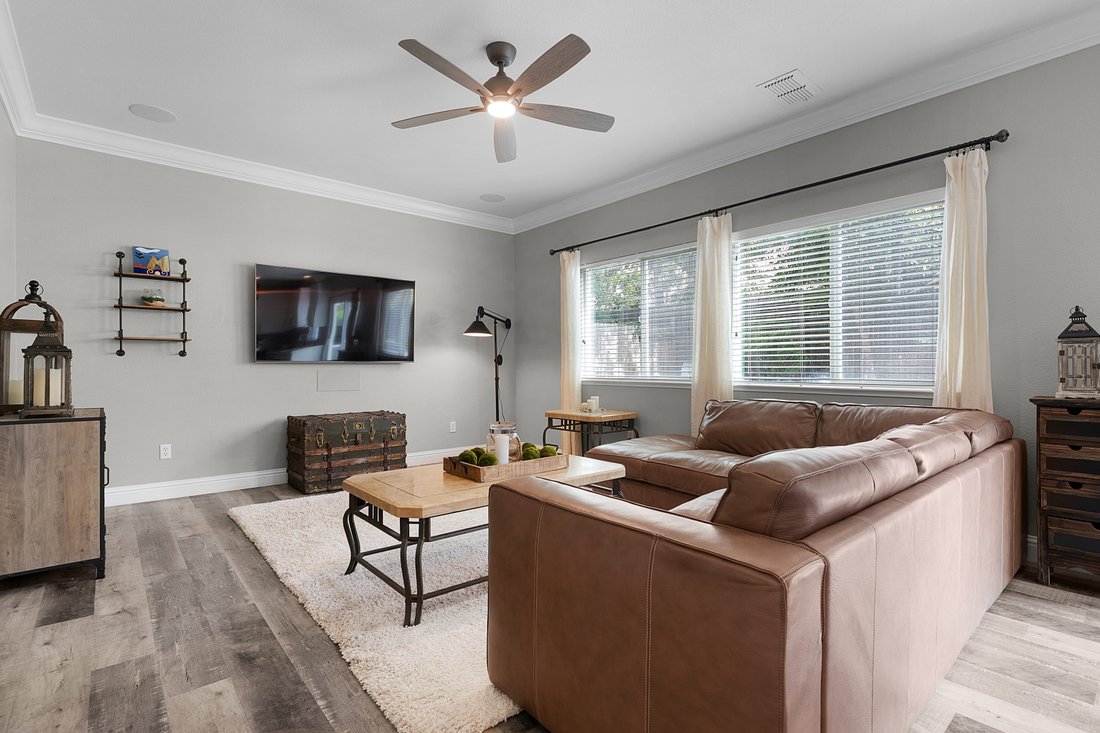 Roseville, California, United States 5 - 18506526