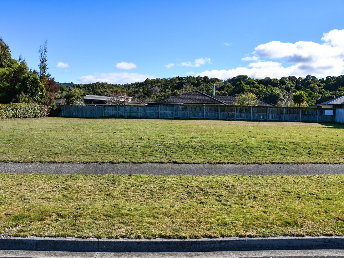 Land in Kinloch, Waikato, New Zealand 4 - 18506521