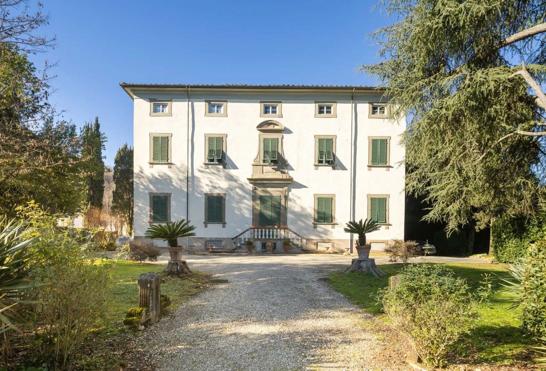 Villa in Historic Center, Lucca, Tuscany 1 - 13731454