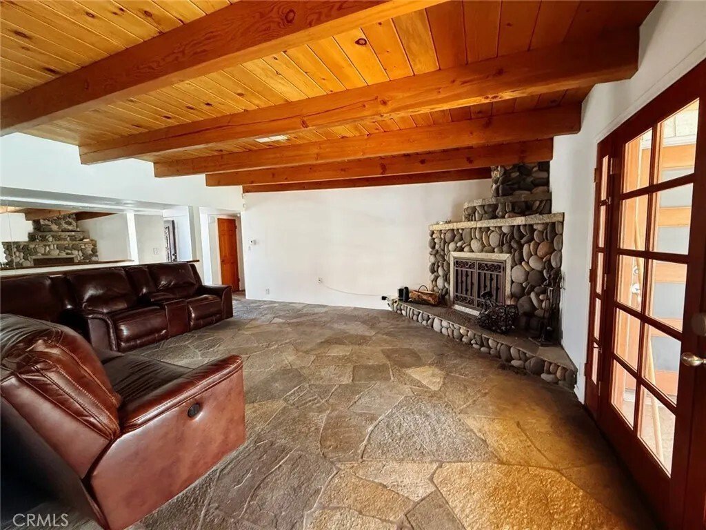 Los Angeles, California, United States 4 - 18506378