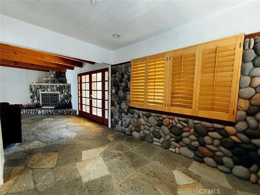 Los Angeles, California, United States 3 - 18506378