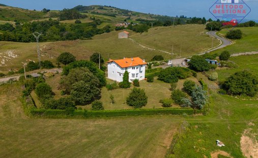 House in Santillana del Mar, Cantabria, Spain 1