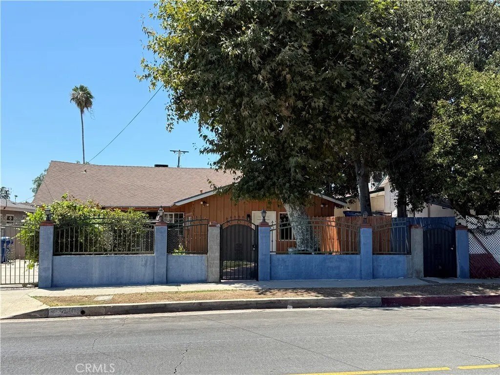 Los Angeles, California, United States 1 - 18506378
