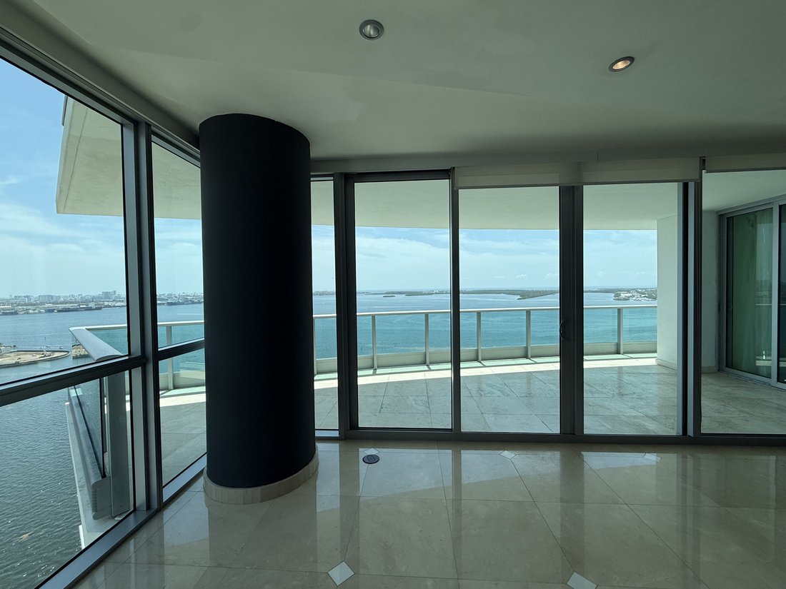 Miami, Florida, United States 5 - 18506546