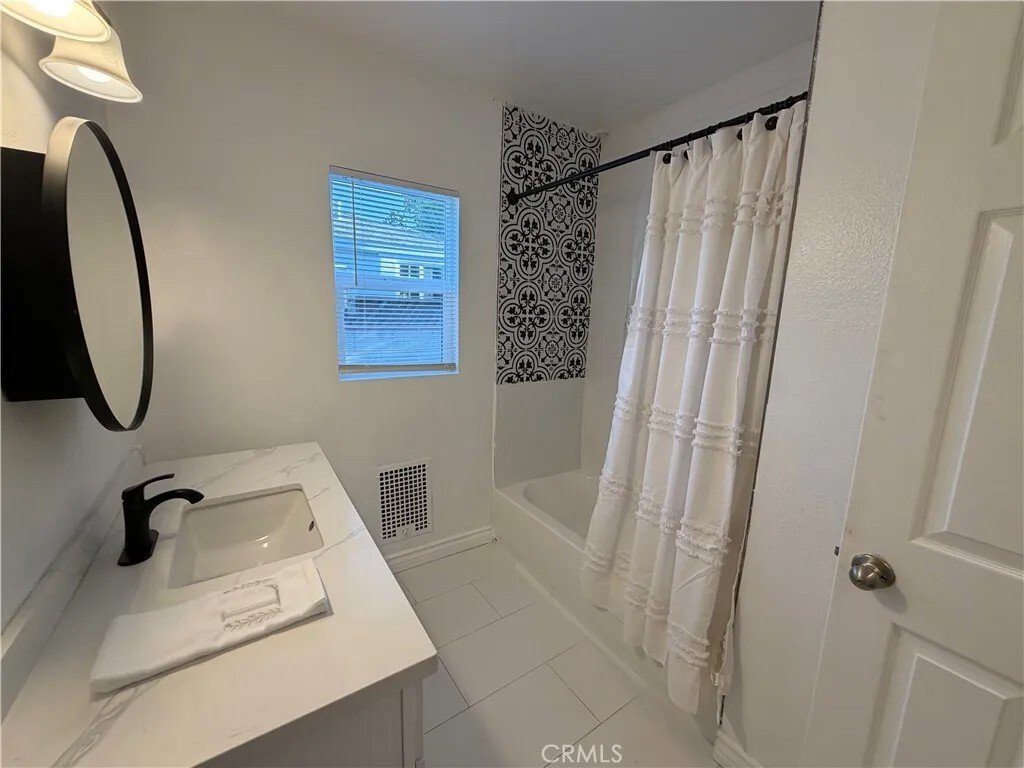 Los Angeles, California, United States 5 - 18417395