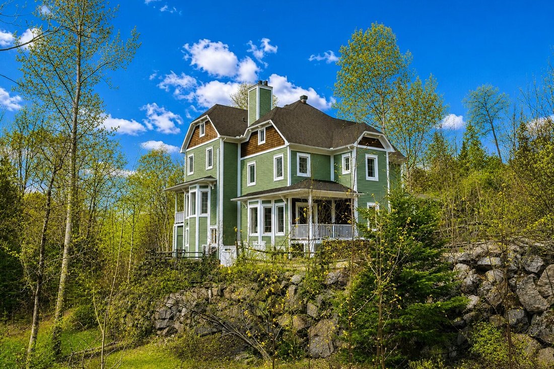 House in Mont-Tremblant, Quebec, Canada 1 - 17104539