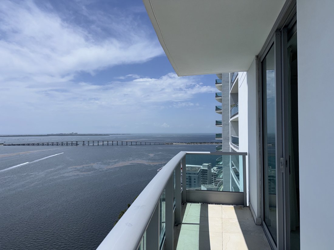 Miami, Florida, United States 2 - 18506546