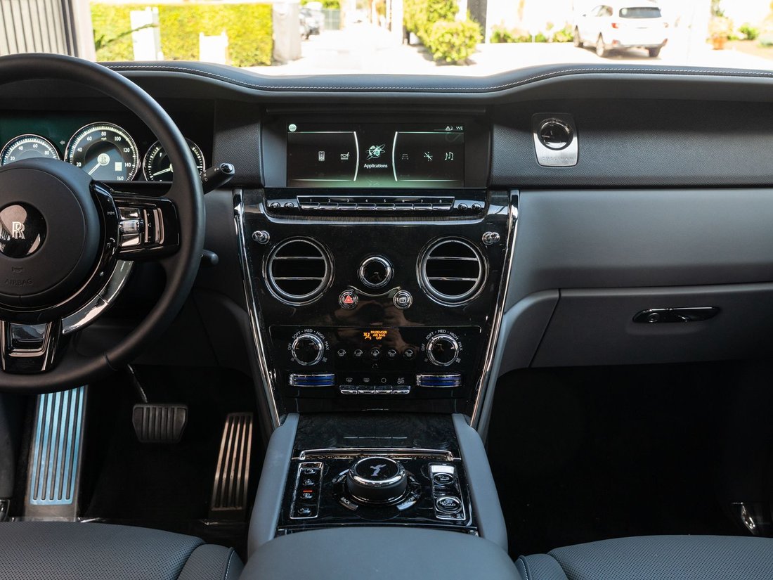 Suv in Beverly Hills, CA, United States 4 - 18506454