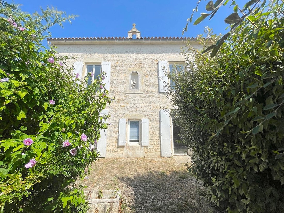 House in Sainte-Radegonde-des-Noyers, Pays de la Loire, France 1 - 17839949