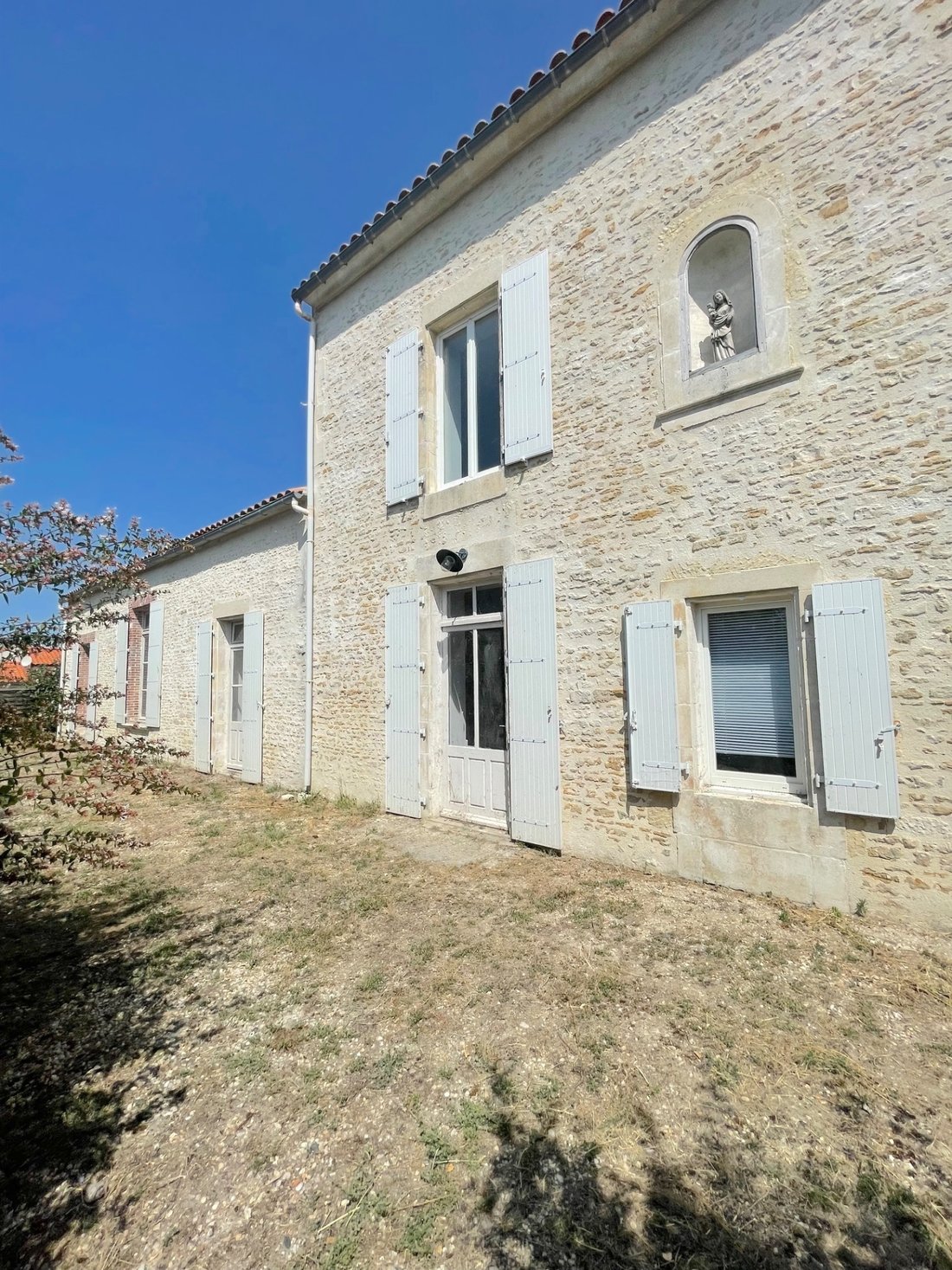 House in Sainte-Radegonde-des-Noyers, Pays de la Loire, France 3 - 17839949