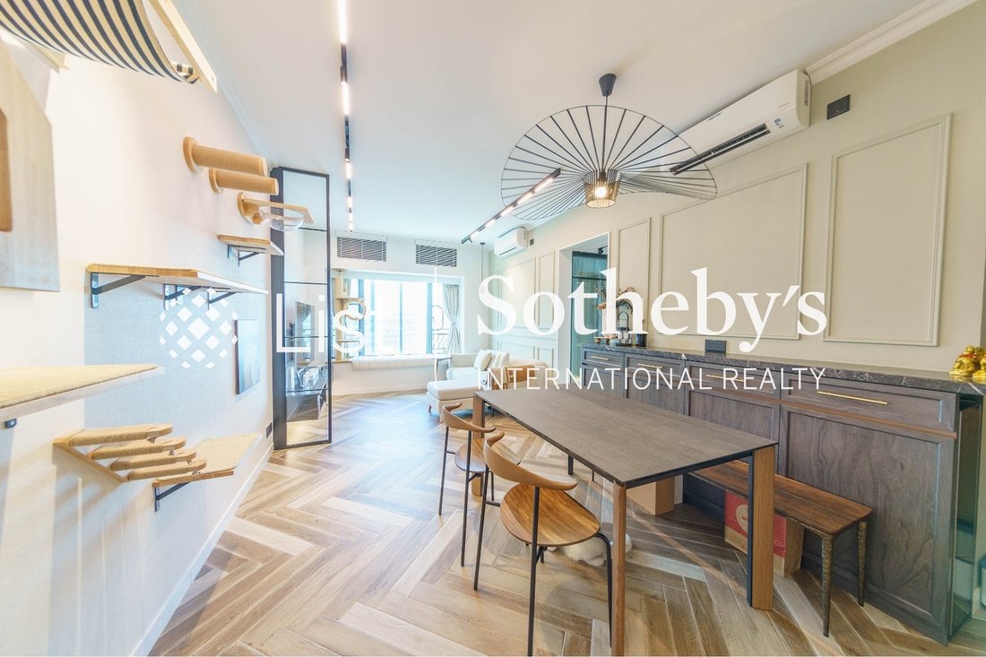 Apartment in Kowloon Station, Hong Kong 3 - 18506516