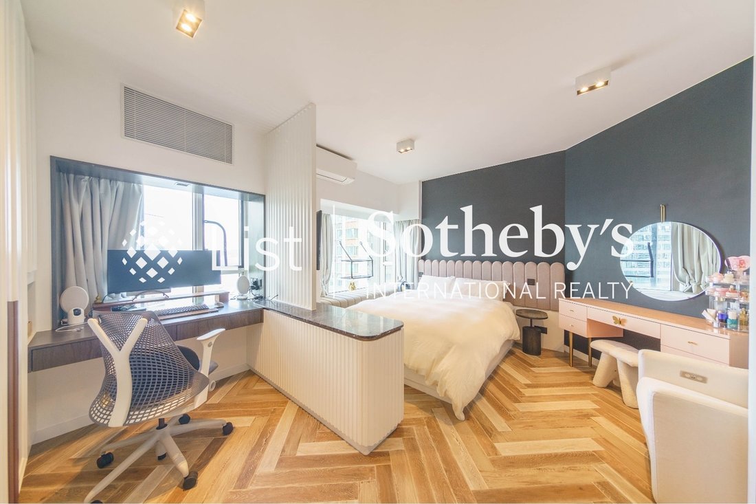 Apartment in Kowloon Station, Hong Kong 4 - 18506516