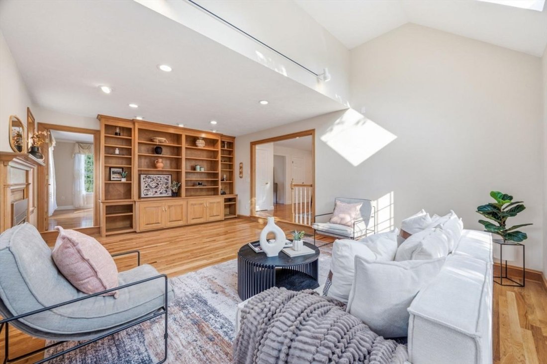 House in Westborough, Massachusetts, United States 4 - 18506775