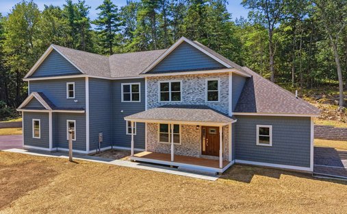 House in Derry, New Hampshire, United States 1