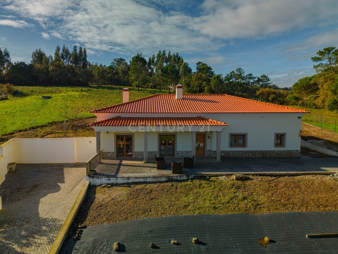 Villa in Nossa Senhora do Populo, Coto e Sao Gregorio, Leiria District, Portugal 2 - 18506727