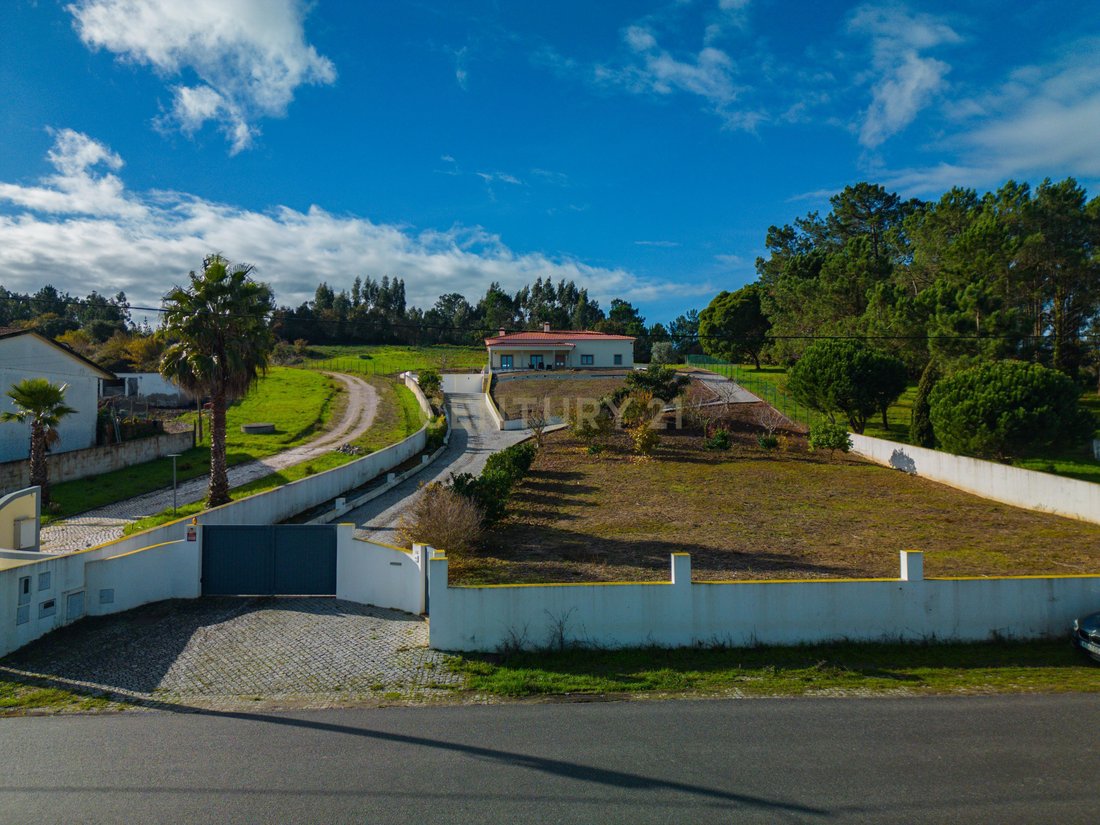 Villa in Nossa Senhora do Populo, Coto e Sao Gregorio, Leiria District, Portugal 1 - 18506727