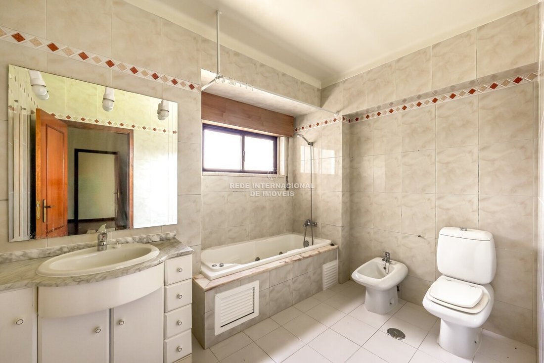 Apartment in Carnaxide e Queijas, Lisbon, Portugal 5 - 18506809