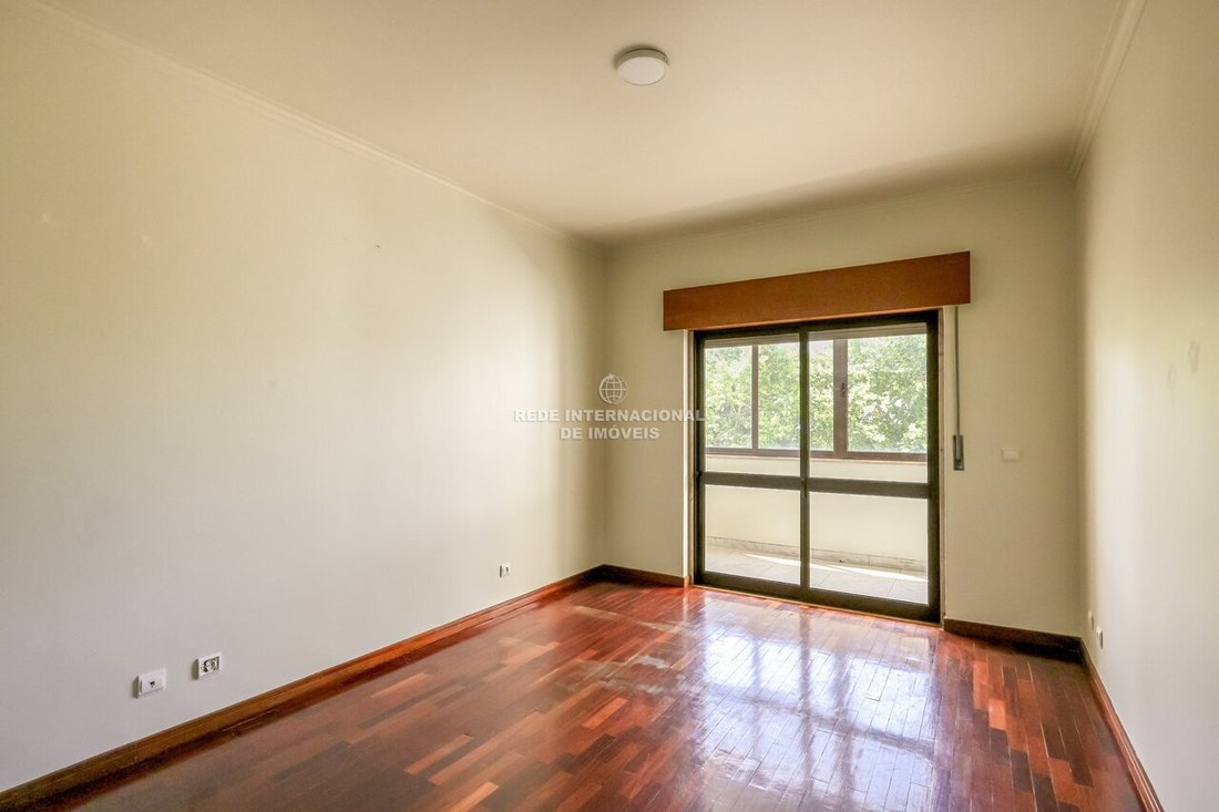 Apartment in Carnaxide e Queijas, Lisbon, Portugal 3 - 18506809