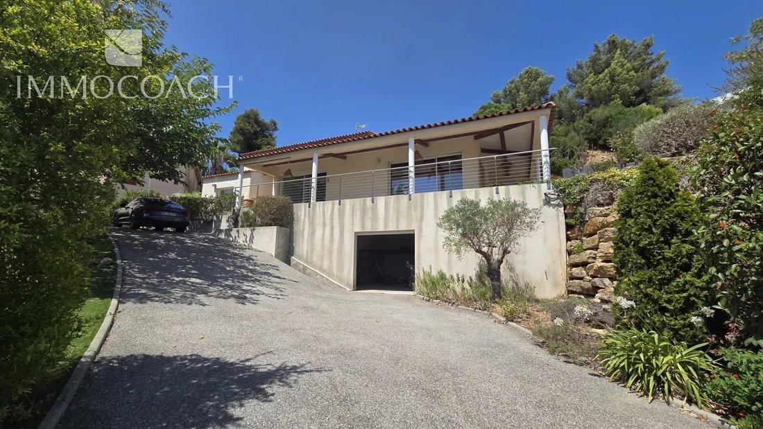 Villa in Hyeres, Provence-Alpes-Côte d'Azur, France 1 - 14770014