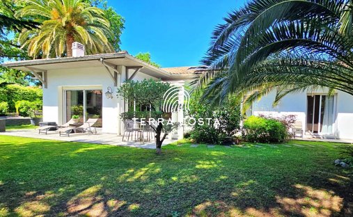 House in Anglet, Nouvelle-Aquitaine, France 1