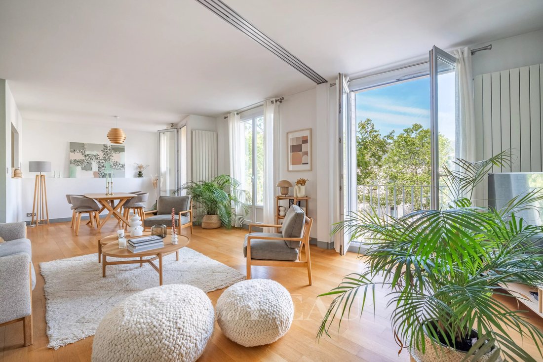Apartment in Ecole Militaire, Paris 7e Arrondissement, Paris 1 - 18506820
