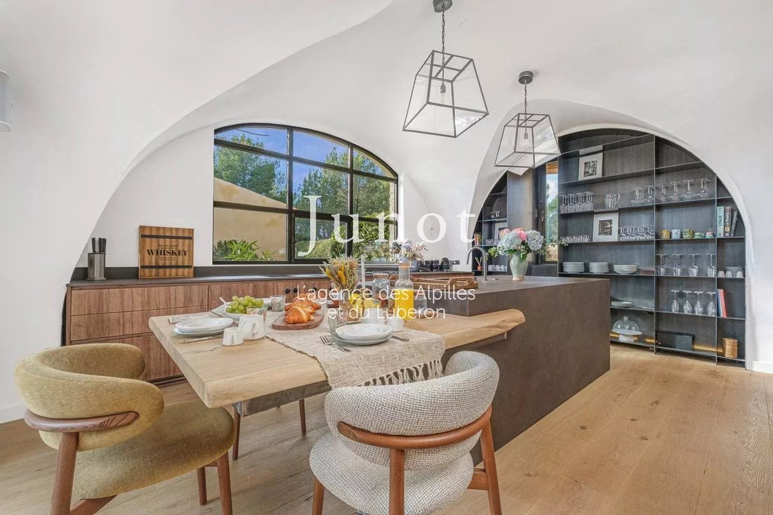 Country House in Lauris, Provence-Alpes-Côte d'Azur, France 4 - 18506974
