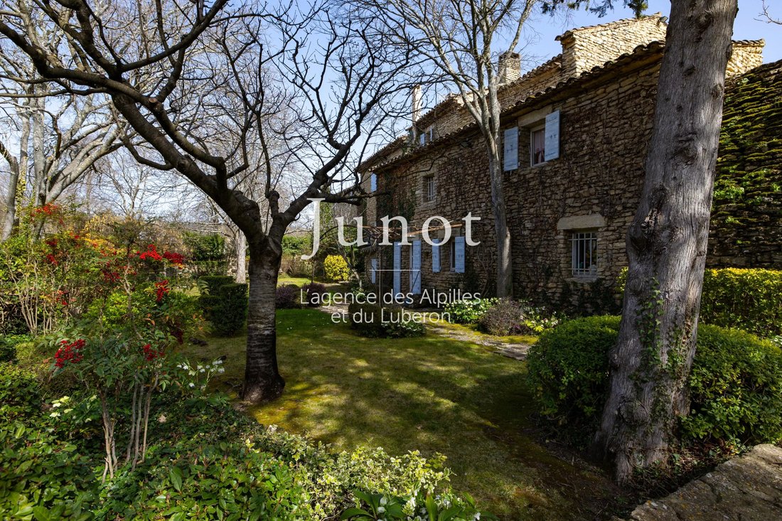 Country House in Gordes, Provence-Alpes-Côte d'Azur, France 3 - 18507039
