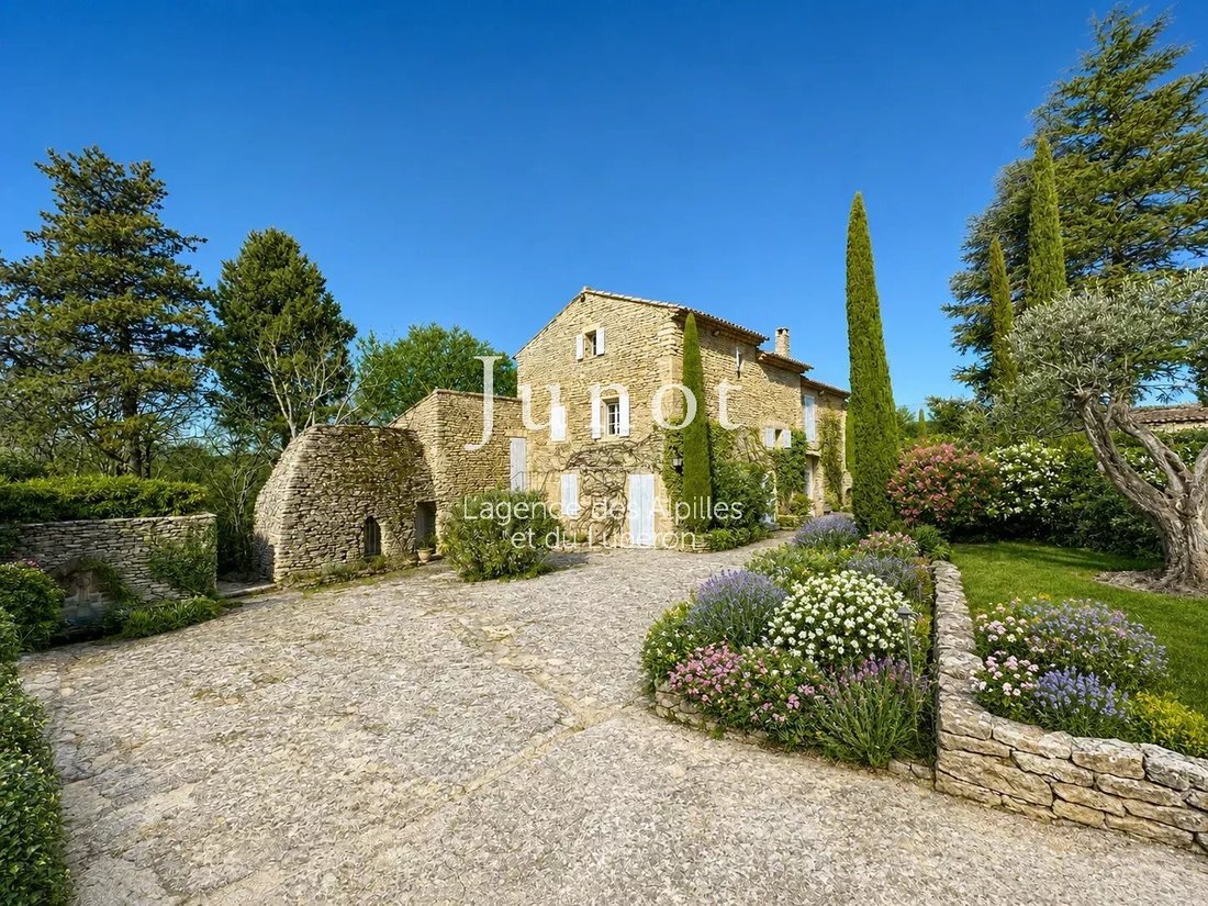 Country House in Gordes, Provence-Alpes-Côte d'Azur, France 1 - 18507039