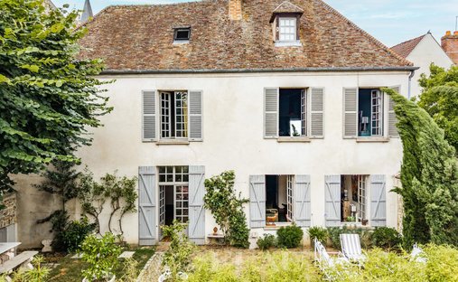 House in Montfort-l'Amaury, Ile-de-France, France 1