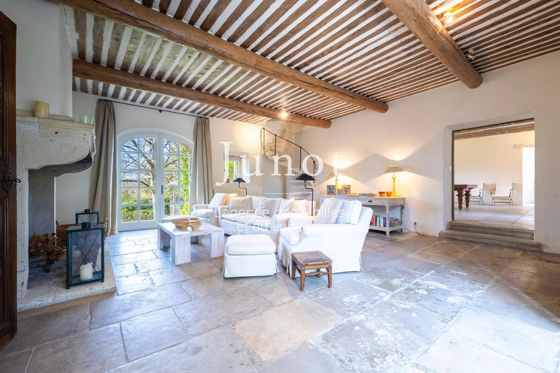 Country House in Gordes, Provence-Alpes-Côte d'Azur, France 5 - 18507039