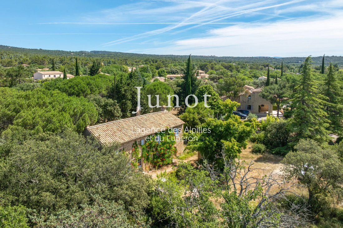 Country House in Cabrières-d'Avignon, Provence-Alpes-Côte d'Azur, France 3 - 18506987