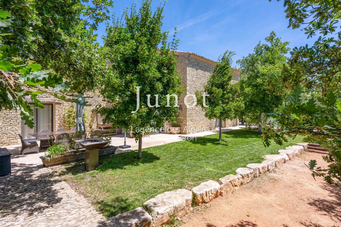 House in Gordes, Provence-Alpes-Côte d'Azur, France 4 - 18507009