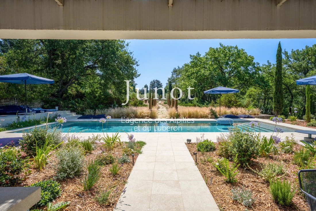 Estate in Ménerbes, Provence-Alpes-Côte d'Azur, France 4 - 18506967