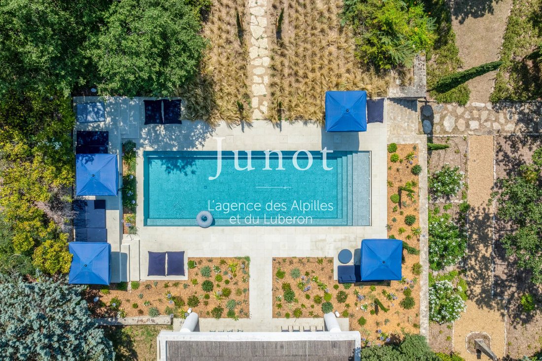 Estate in Ménerbes, Provence-Alpes-Côte d'Azur, France 5 - 18506967