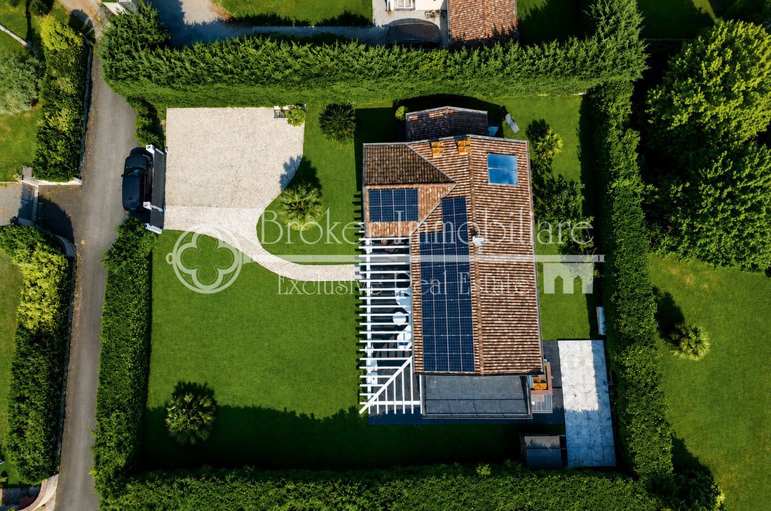 Villa in Tonfano, Pietrasanta, Italy 2 - 18506954