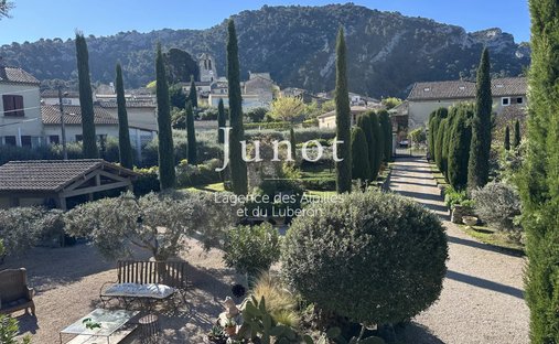 House in Robion, Provence-Alpes-Côte d'Azur, France 1