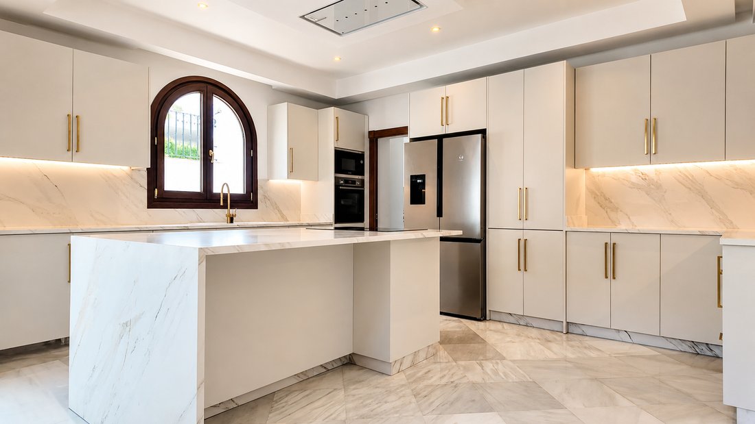Apartment in Marbella, Andalusia, Spain 5 - 18507682