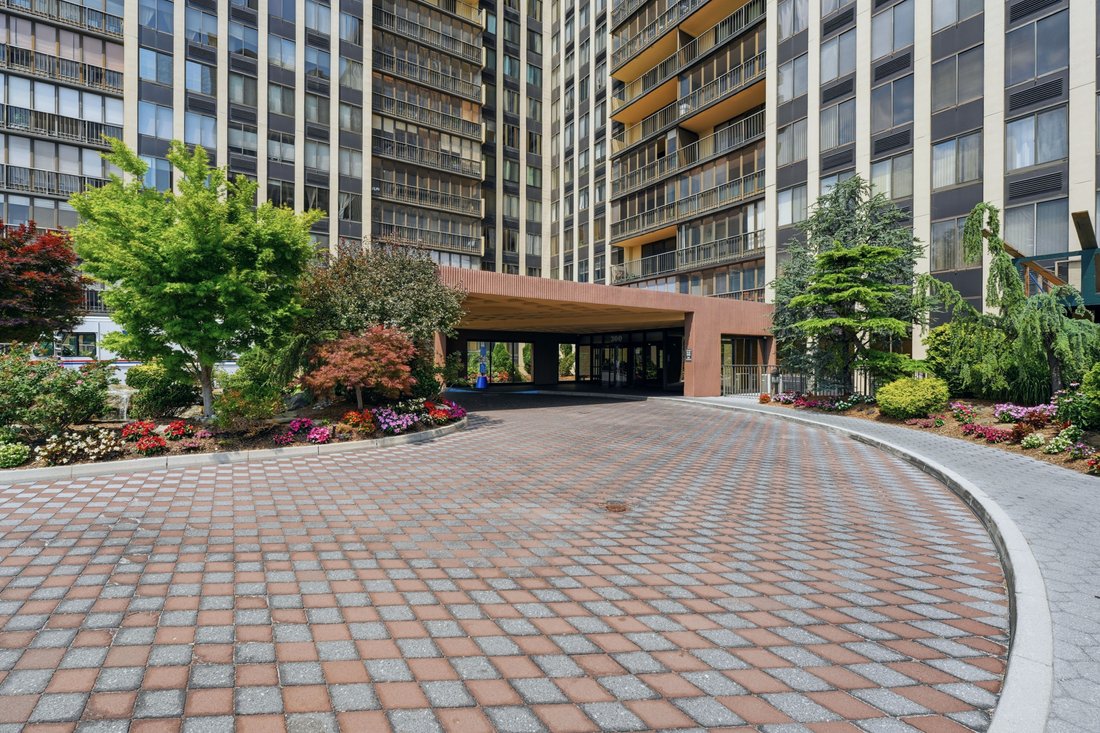Condo in Cliffside Park, New Jersey, United States 1 - 18507339