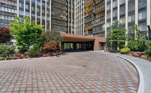 Condo in Cliffside Park, New Jersey, United States 1
