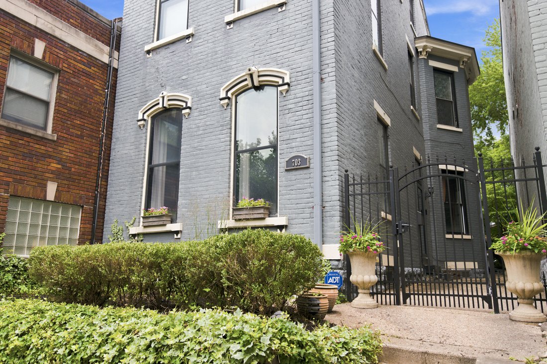 Newport, Kentucky, United States 3 - 18507343