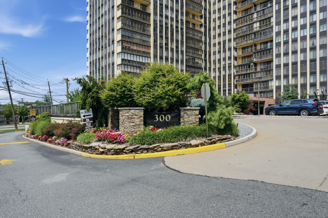 Condo in Cliffside Park, New Jersey, United States 2 - 18507339