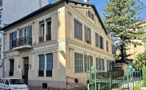 Land in Musiciens - Thiers, Nice, France 1