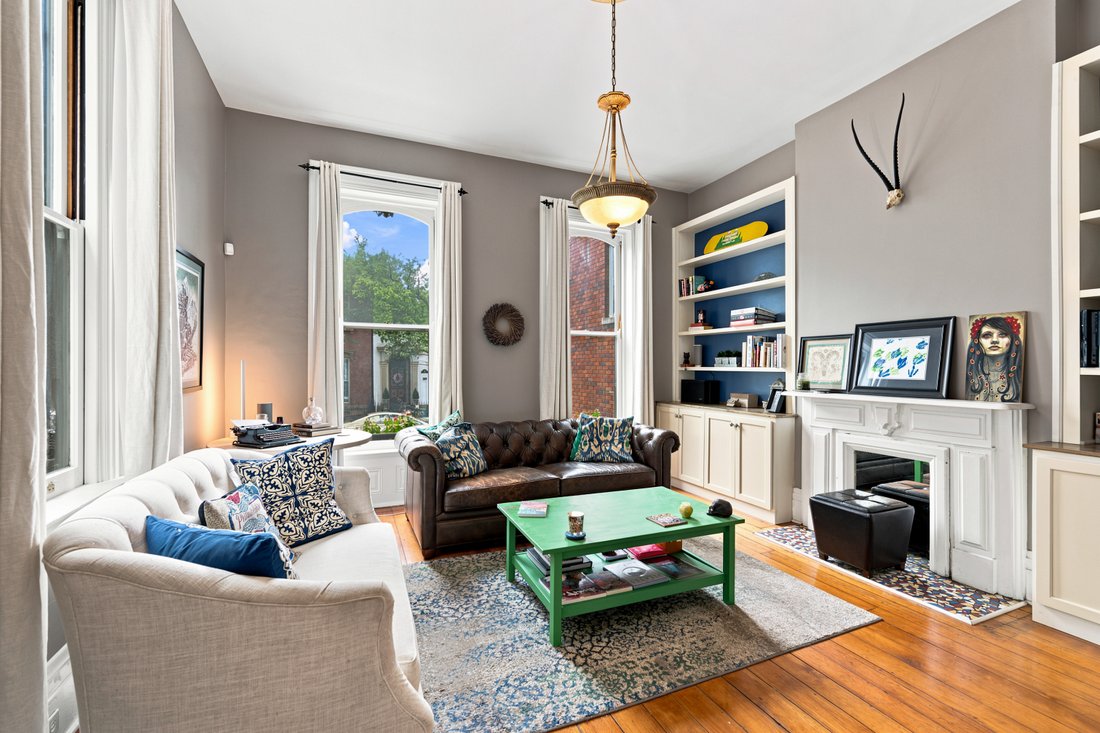 Newport, Kentucky, United States 5 - 18507343
