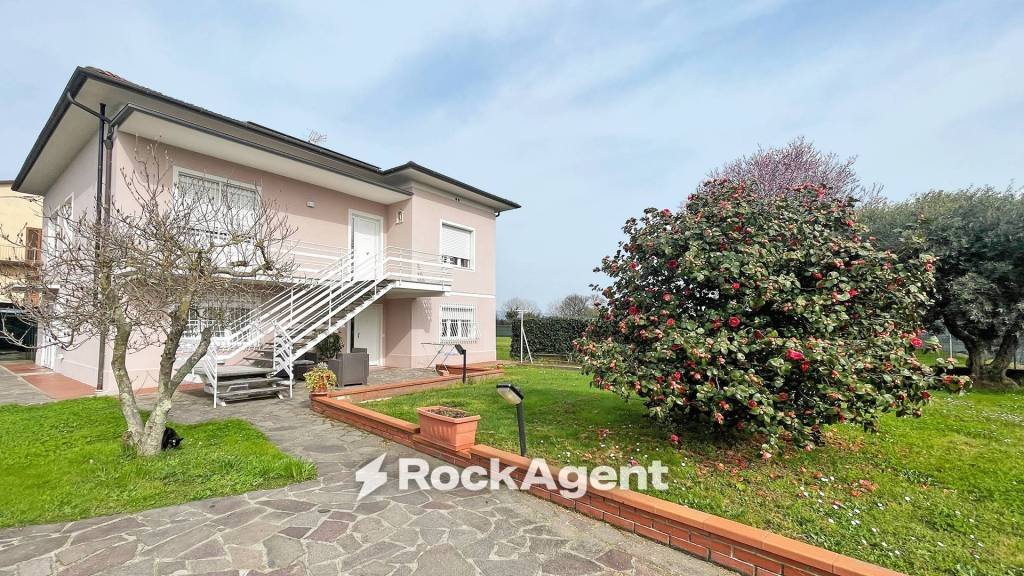 Villa in San Vito, Lucca, Italy 1 - 18507517