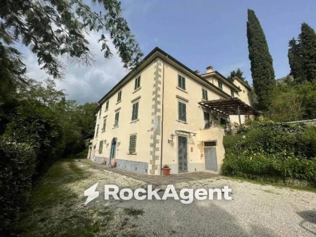 Villa in Center, Pescia, Tuscany 2 - 18507748