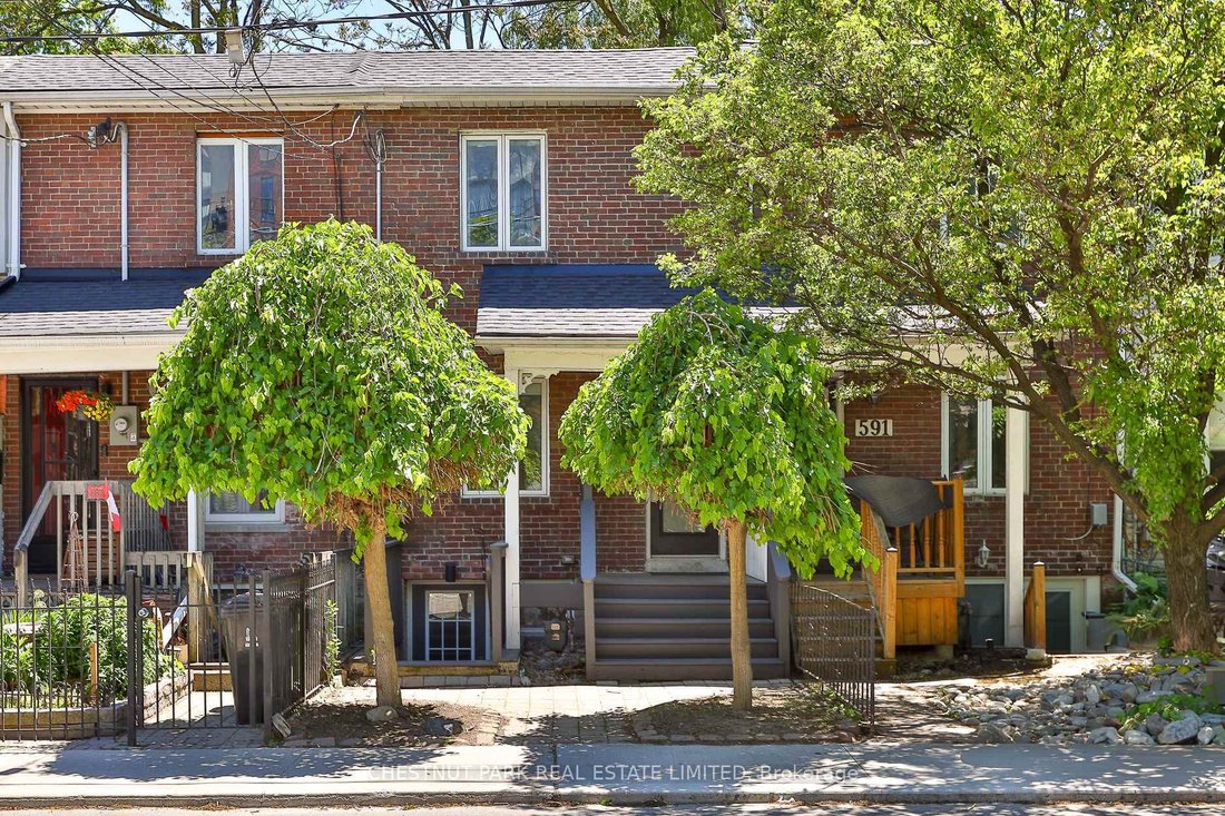 Villa in Toronto, Ontario, Canada 1 - 18507695